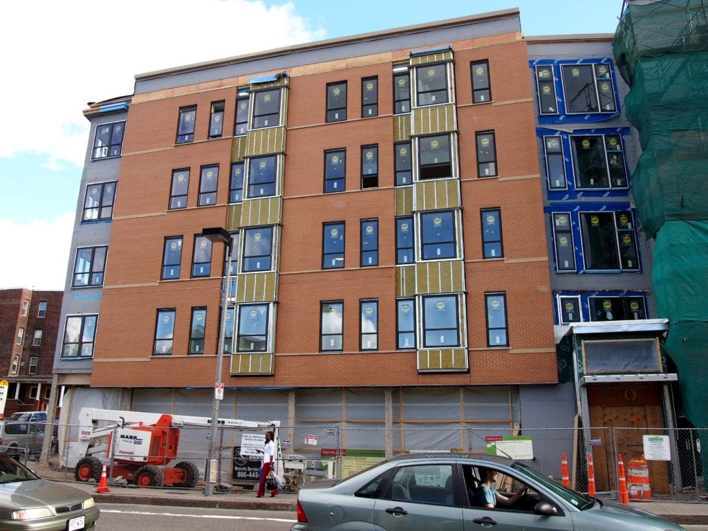 Rising rents eat larger share of Boston incomes Rising rents eat larger share of Boston incomes
