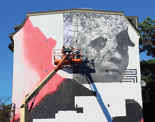 Brushstrokes behind bars: Muralist works with and for incarcerated women Brushstrokes behind bars: Muralist works with and for incarcerated women