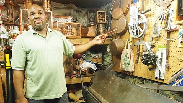 Dorchester man puts neighbors to work Dorchester man puts neighbors to work