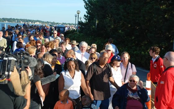 Thousands flock to Hub to mourn Kennedy’s loss Thousands flock to Hub to mourn Kennedy’s loss