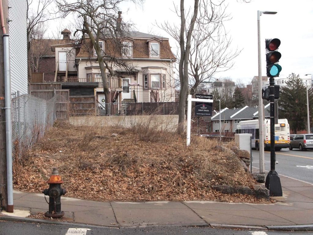 Tiny Roxbury lot reaping big profits Tiny Roxbury lot reaping big profits