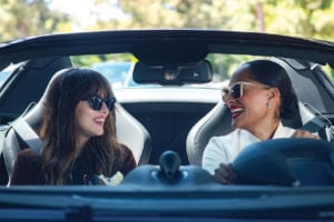 Tracee Ellis Ross stars as Grace Davis and Dakota Johnson as Maggie Sherwoode in THE HIGH NOTE. Photo: Glen Wilson / Focus Features