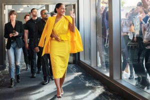 Tracee Ellis Ross stars as Grace Davis, Dakota Johnson as Maggie Sherwoode and Ice Cube as Jack Robertson in THE HIGH NOTE. Photo: Glen Wilson / Focus Features