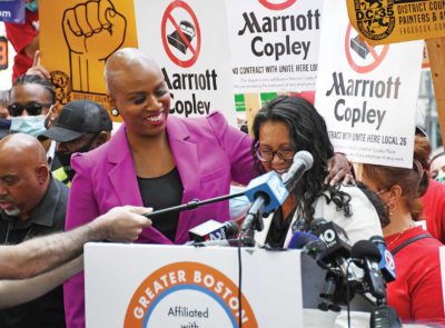 Pols back hotel workers during Labor Day action