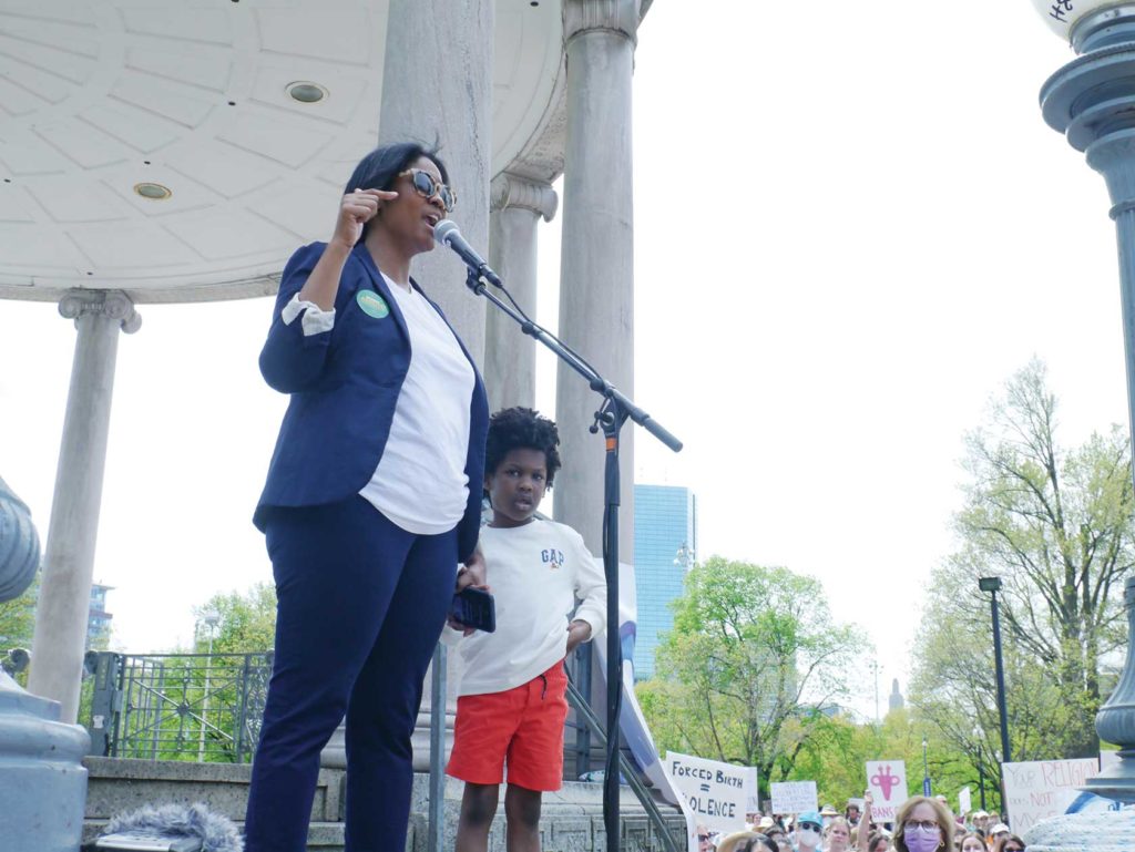 Thousands demonstrate for abortion rights on Common Thousands demonstrate for abortion rights on Common