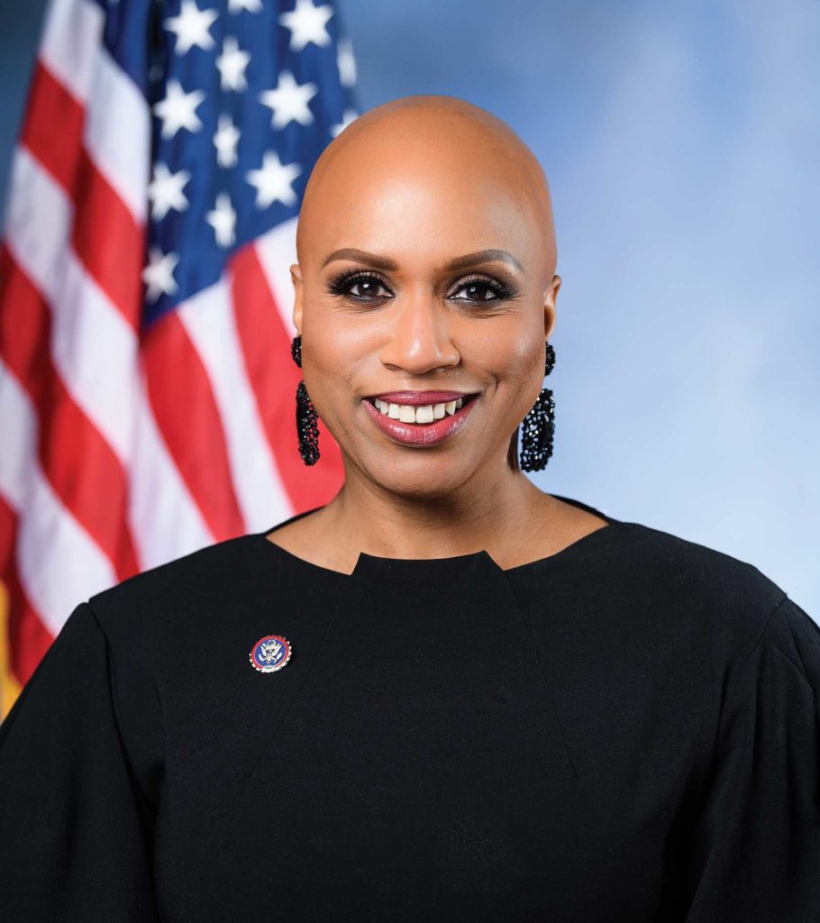 Pressley: no military weapons for police Pressley: no military weapons for police