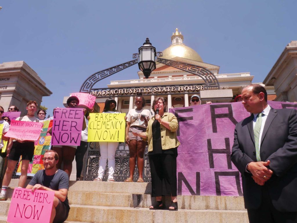Legislature approves moratorium on prisons Legislature approves moratorium on prisons