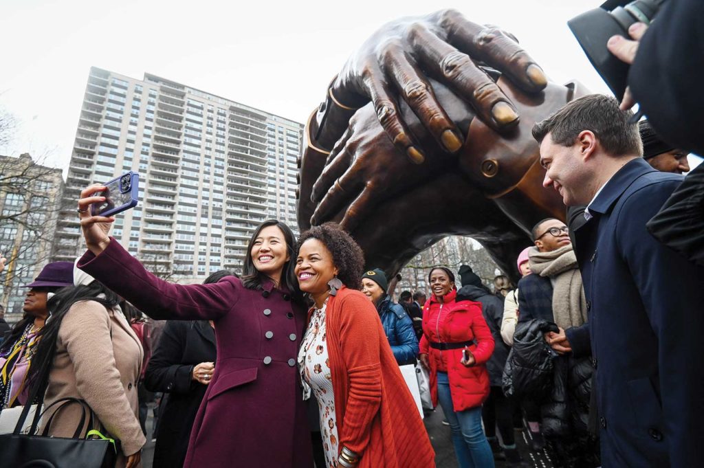 Boston comes together for ‘Embrace’ unveiling Boston comes together for ‘Embrace’ unveiling