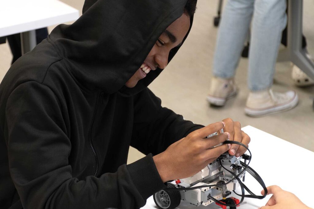Boston high school students get STEM experience at RCC summer program Boston high school students get STEM experience at RCC summer program