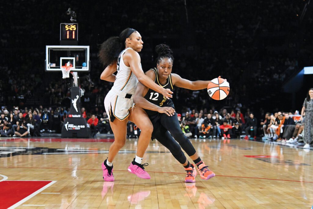 Las Vegas plays like Aces, aiming to win second straight WNBA title