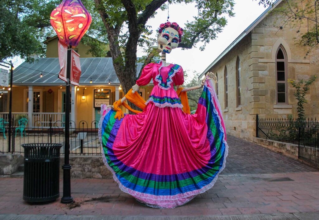 In San Antonio, Dia de los Muertos is a citywide affair In San Antonio, Dia de los Muertos is a citywide affair